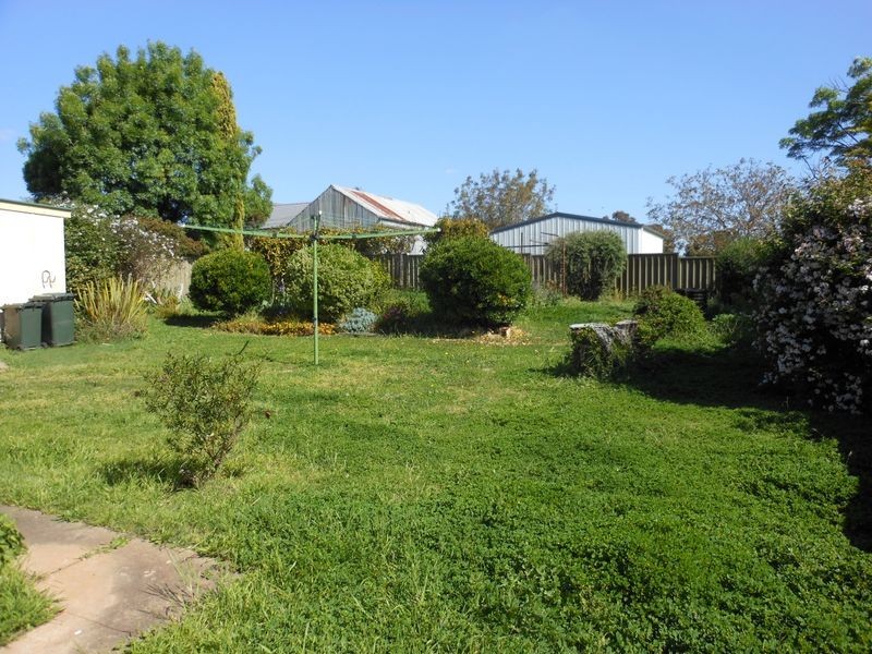 8 William Street, Young NSW 2594