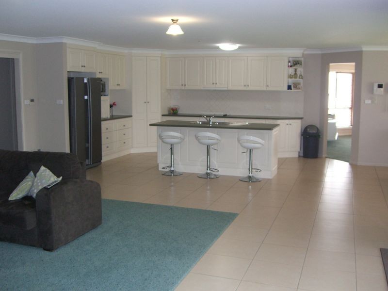 3 Gold Court, Young NSW 2594