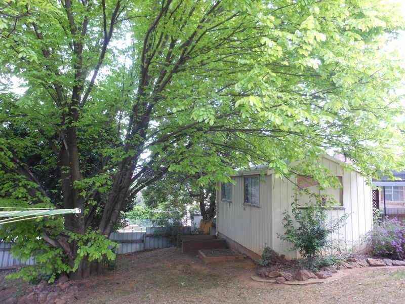 21 Fontenoy Street, Young NSW 2594