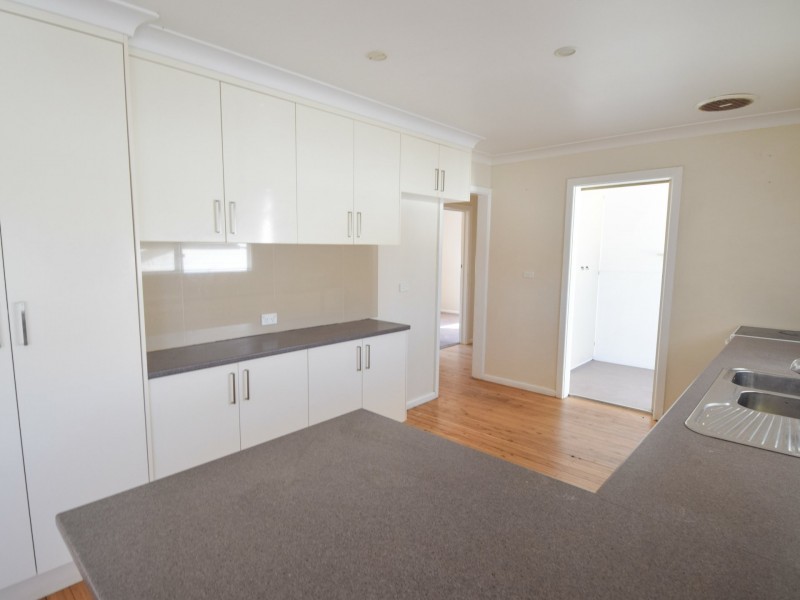25 White Street, Young NSW 2594