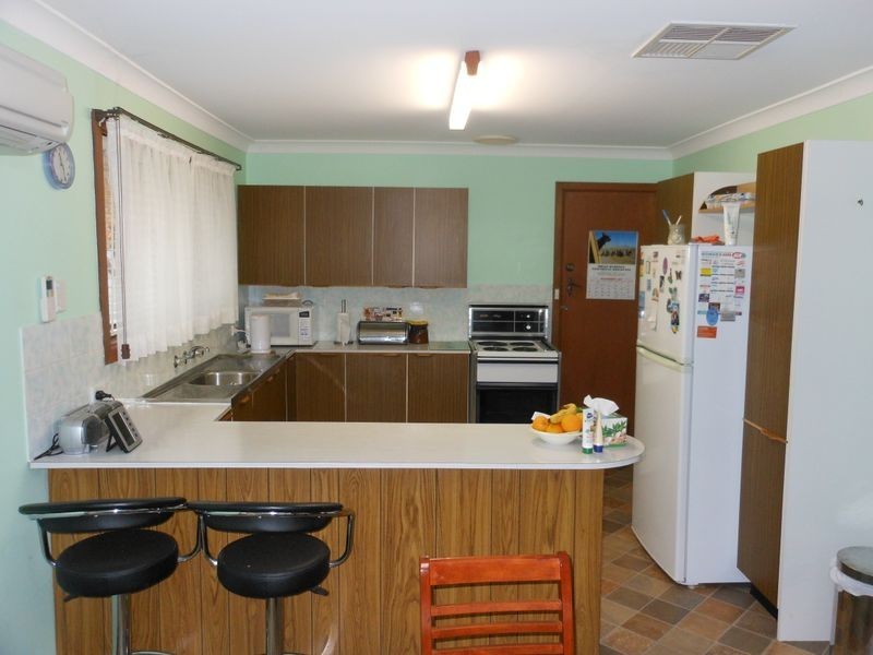 72 Fontenoy Streey, Young NSW 2594