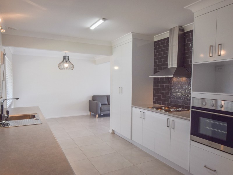 18 Cowper Street, Young NSW 2594