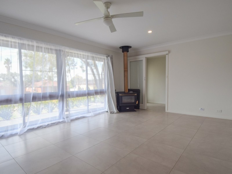 18 Cowper Street, Young NSW 2594