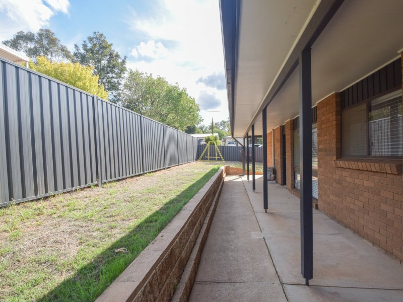 18 Cowper Street, Young NSW 2594