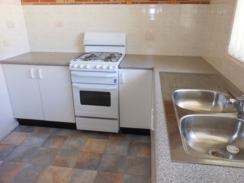 4 Sam Place, Young NSW 2594