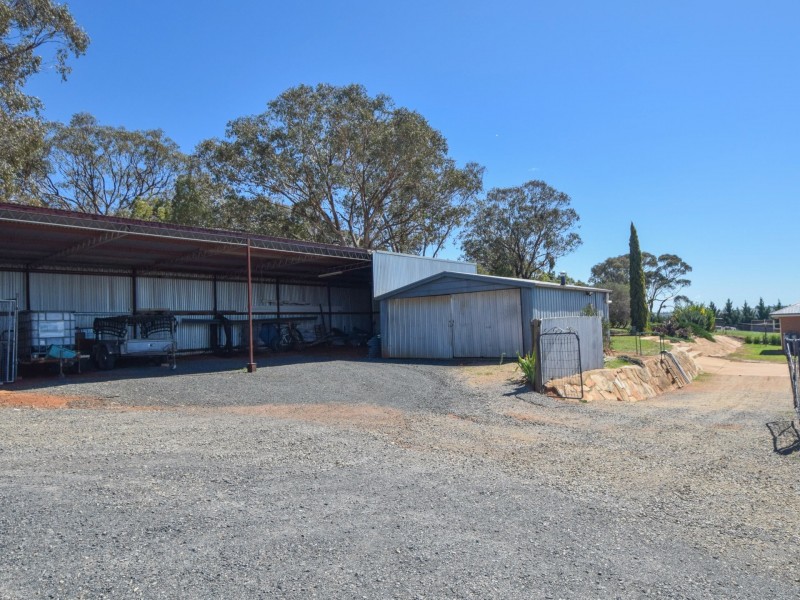 45 Normans Road, Young NSW 2594