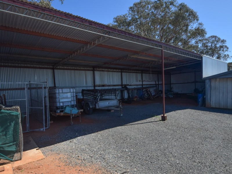 45 Normans Road, Young NSW 2594