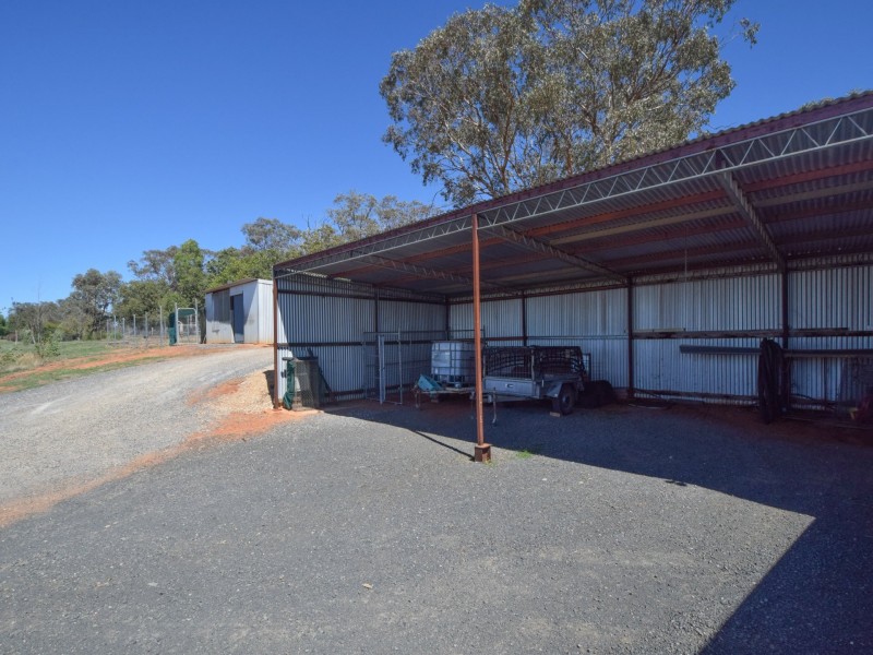45 Normans Road, Young NSW 2594