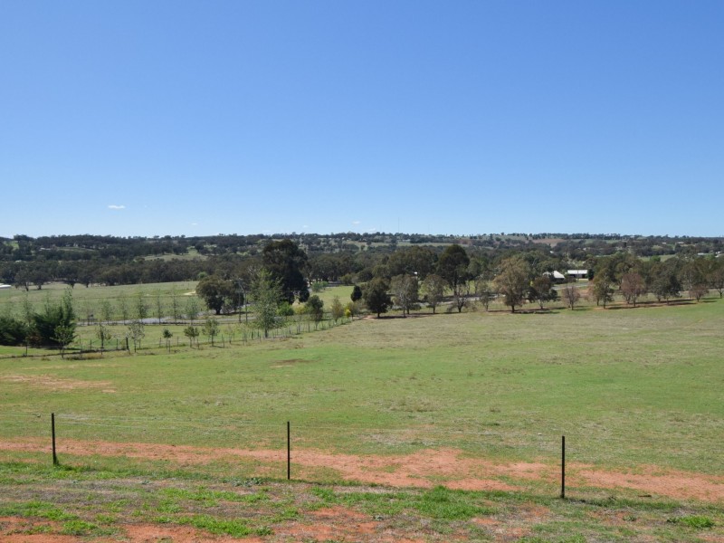 45 Normans Road, Young NSW 2594