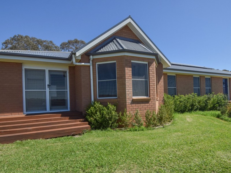 45 Normans Road, Young NSW 2594