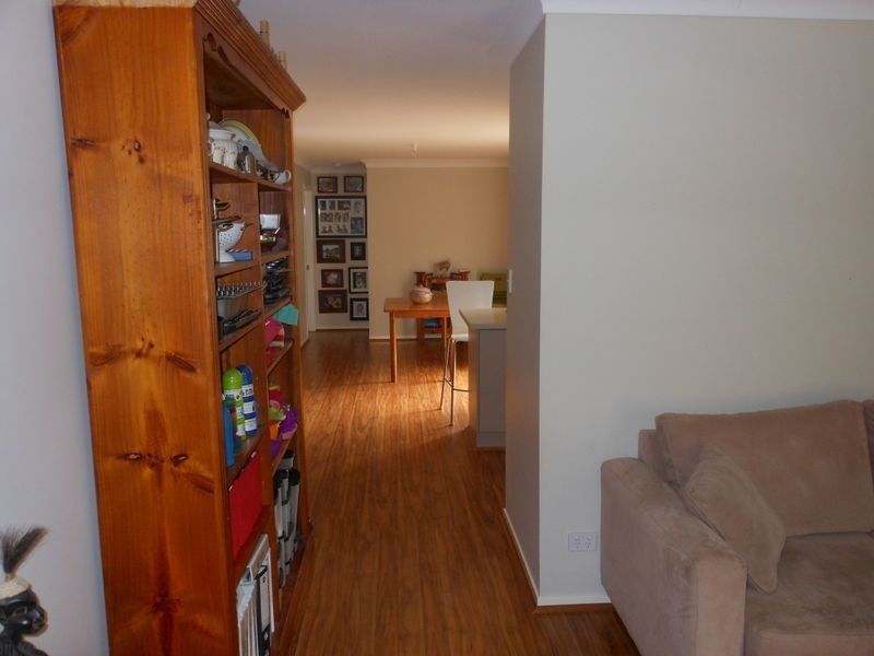 24 Henry Place, Young NSW 2594
