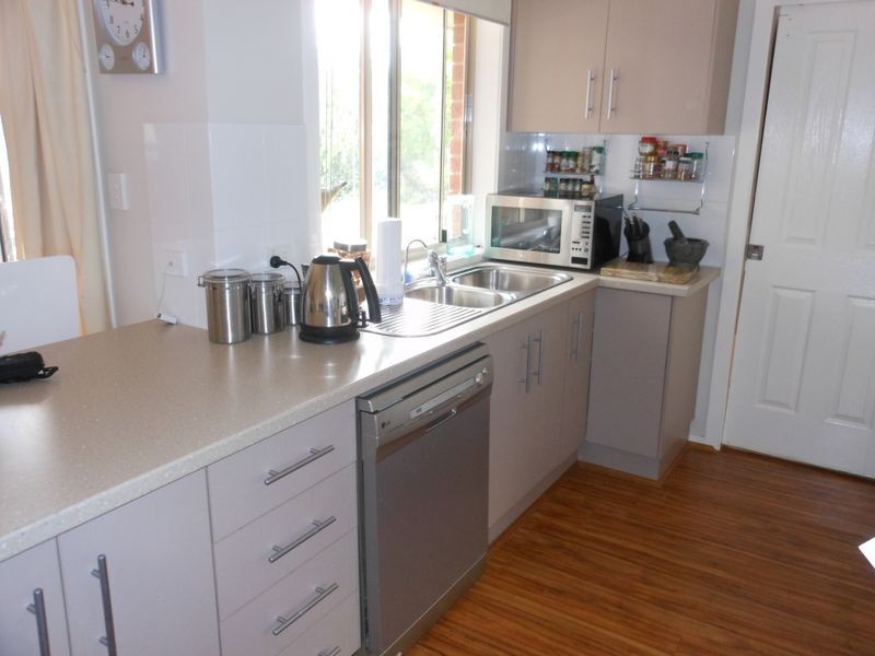 24 Henry Place, Young NSW 2594