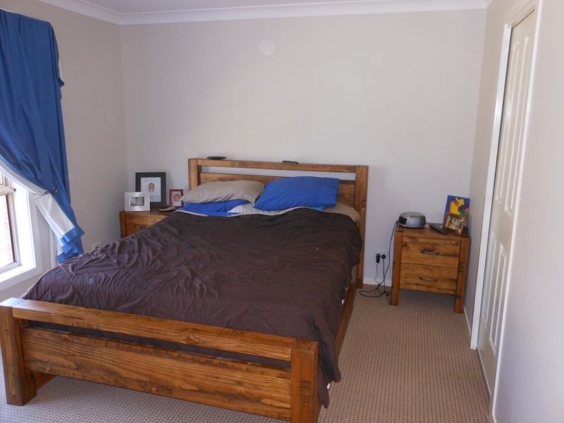 24 Henry Place, Young NSW 2594