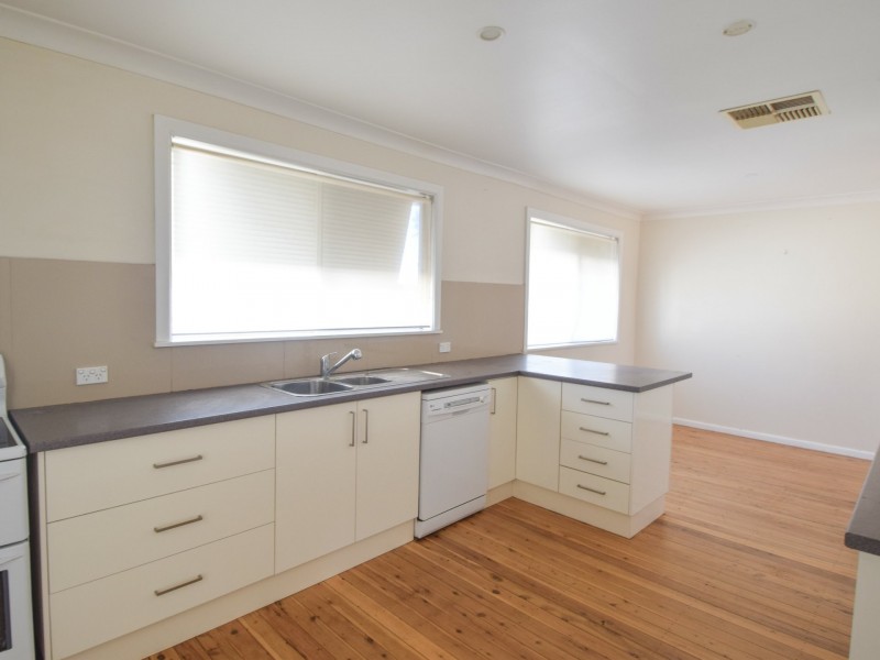 25 White Street, Young NSW 2594