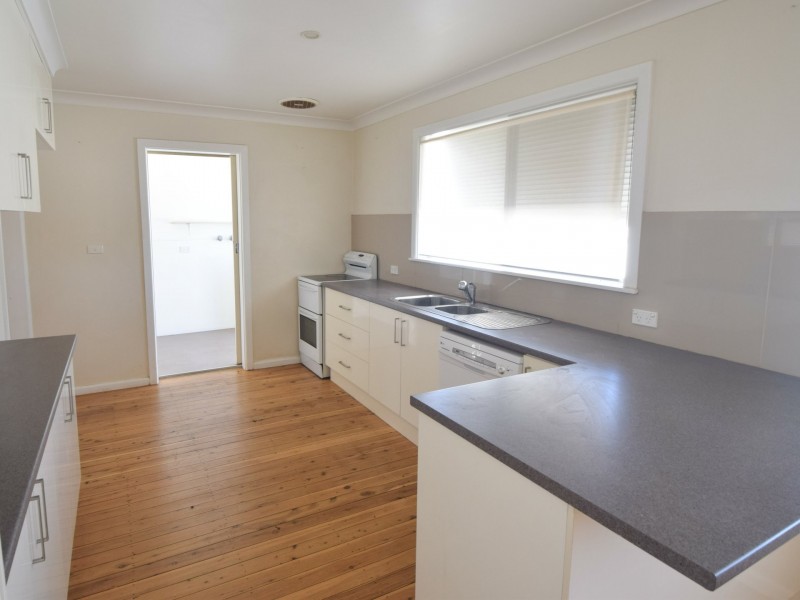 25 White Street, Young NSW 2594