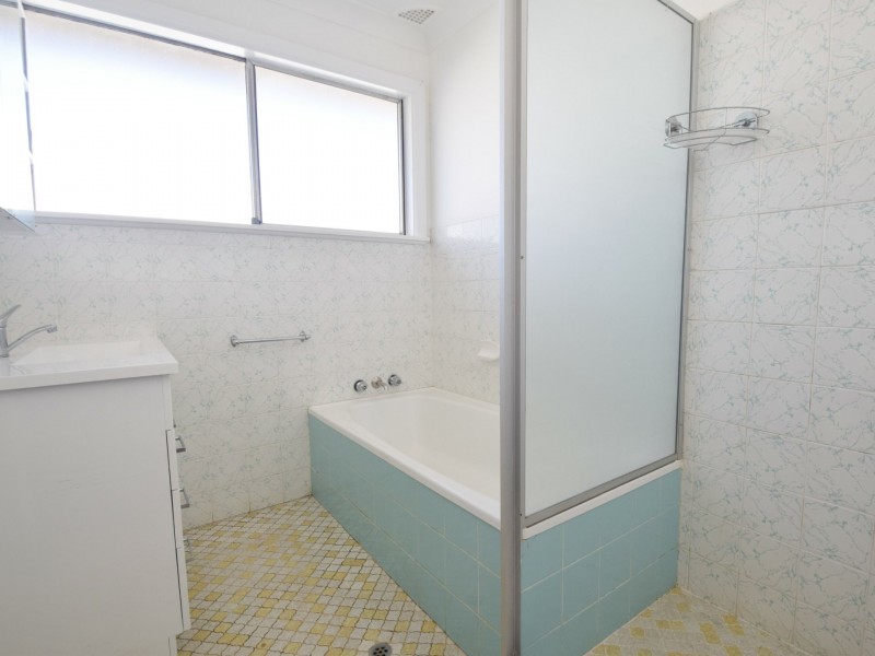 25 White Street, Young NSW 2594