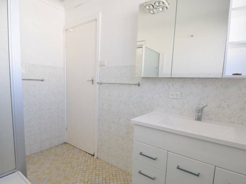 25 White Street, Young NSW 2594