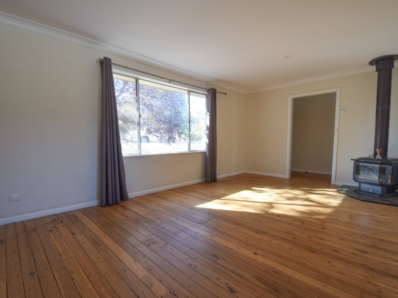 25 White Street, Young NSW 2594