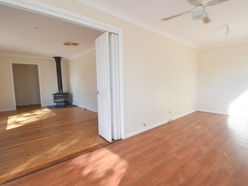 25 White Street, Young NSW 2594