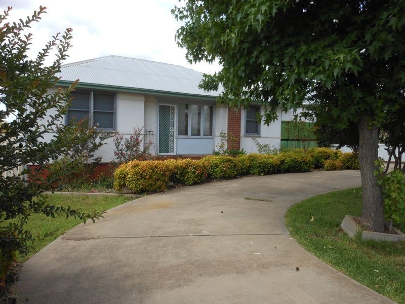 119 Berthong Street, Young NSW 2594