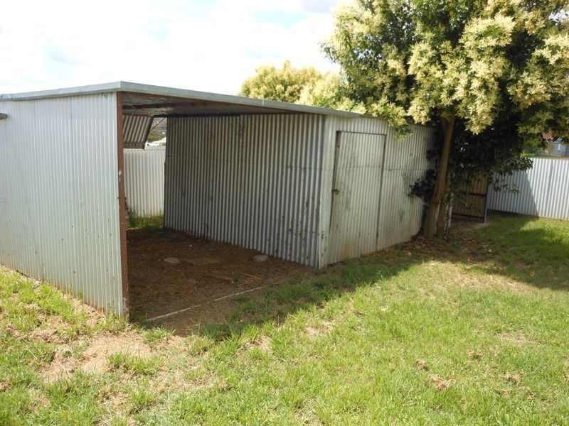 119 Berthong Street, Young NSW 2594