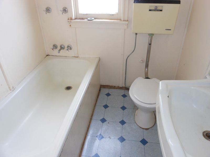 119 Berthong Street, Young NSW 2594