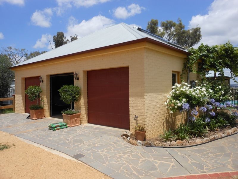 1560 Pinnacle Rd, Grenfell NSW 2810