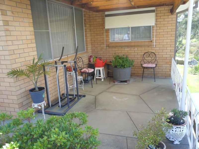 25 Fontenoy St, Young NSW 2594