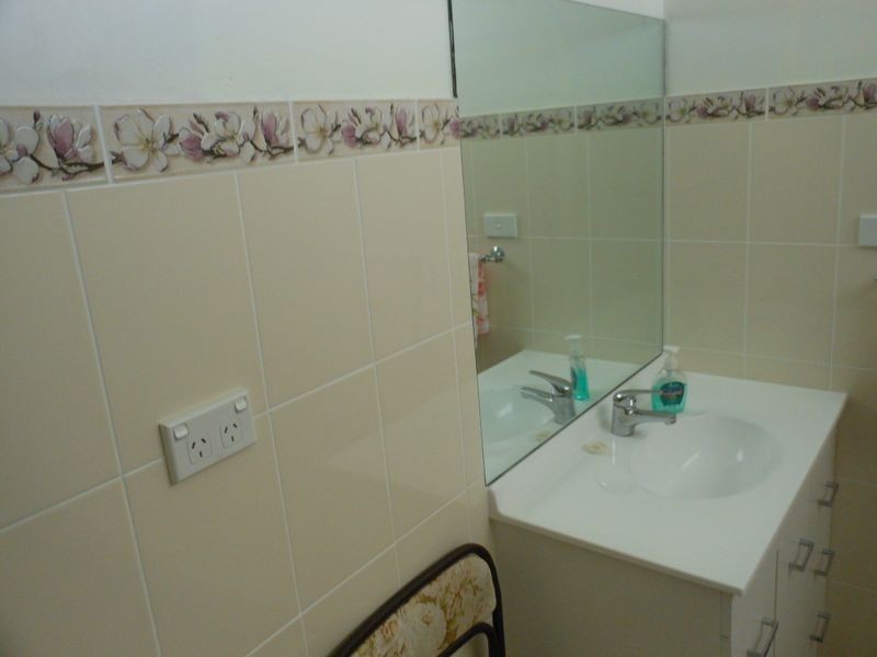 25 Fontenoy St, Young NSW 2594