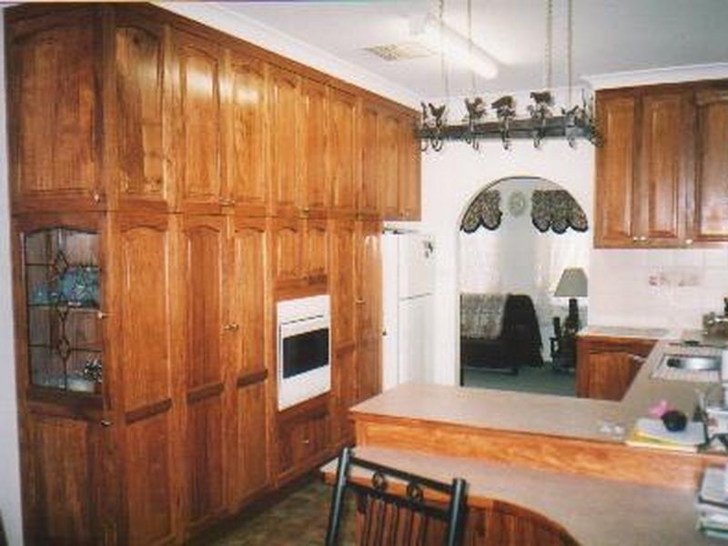 24 Karabah Ave, Young NSW 2594