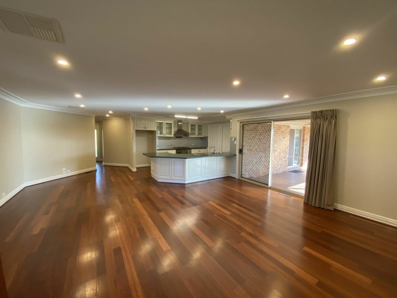 18 Mathew Street, Young NSW 2594