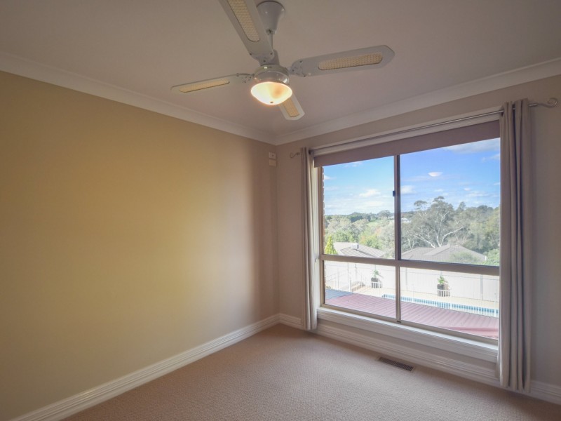 18 Mathew Street, Young NSW 2594