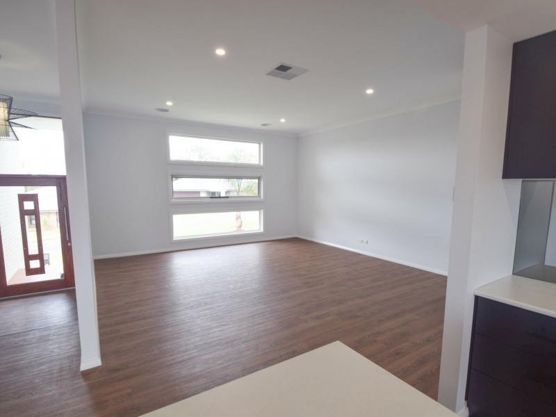 21 Jordan Place, Young NSW 2594