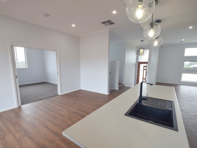 21 Jordan Place, Young NSW 2594