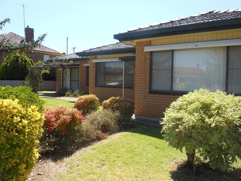 16 Clarke Street, Young NSW 2594