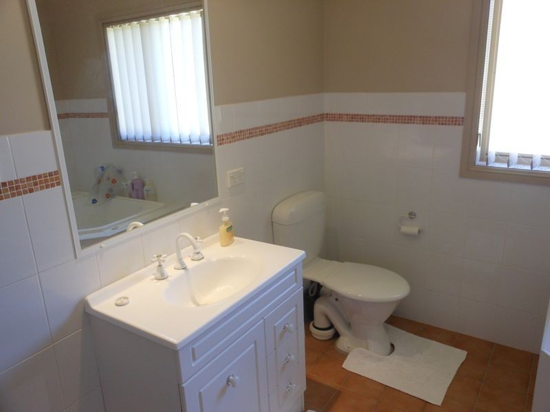 3 Scott Place, Young NSW 2594