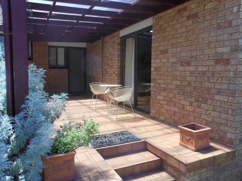 70 Fontenoy Street, Young NSW 2594