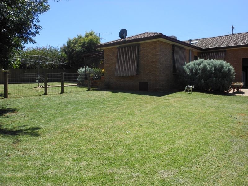 70 Fontenoy Street, Young NSW 2594