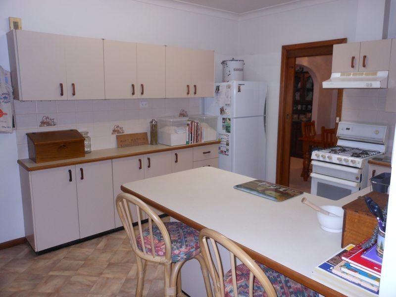 70 Fontenoy Street, Young NSW 2594