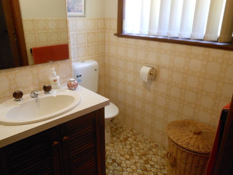 70 Fontenoy Street, Young NSW 2594