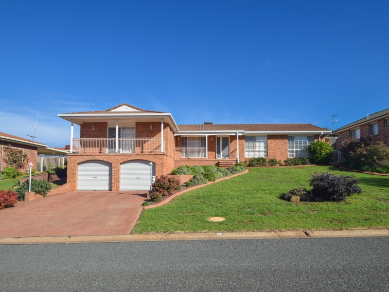 4 Jim Anderson Avenue, Young NSW 2594
