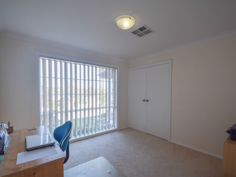 4 Jim Anderson Avenue, Young NSW 2594