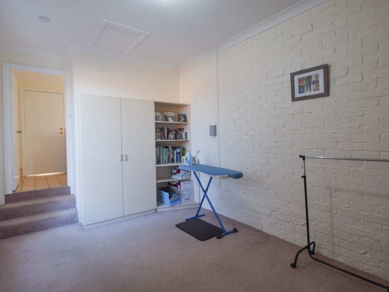 4 Jim Anderson Avenue, Young NSW 2594