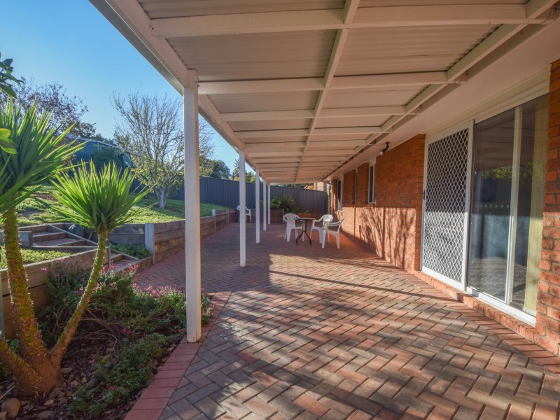 4 Jim Anderson Avenue, Young NSW 2594