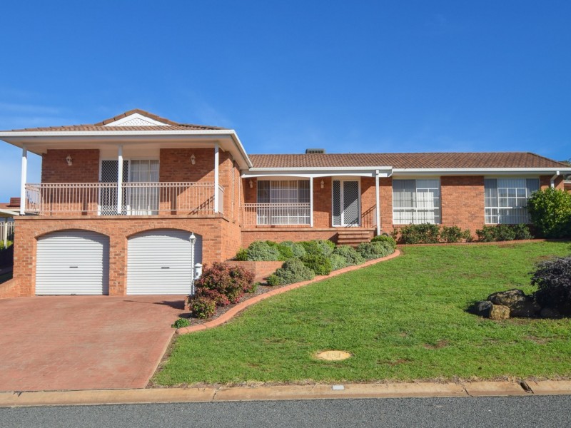 4 Jim Anderson Avenue, Young NSW 2594