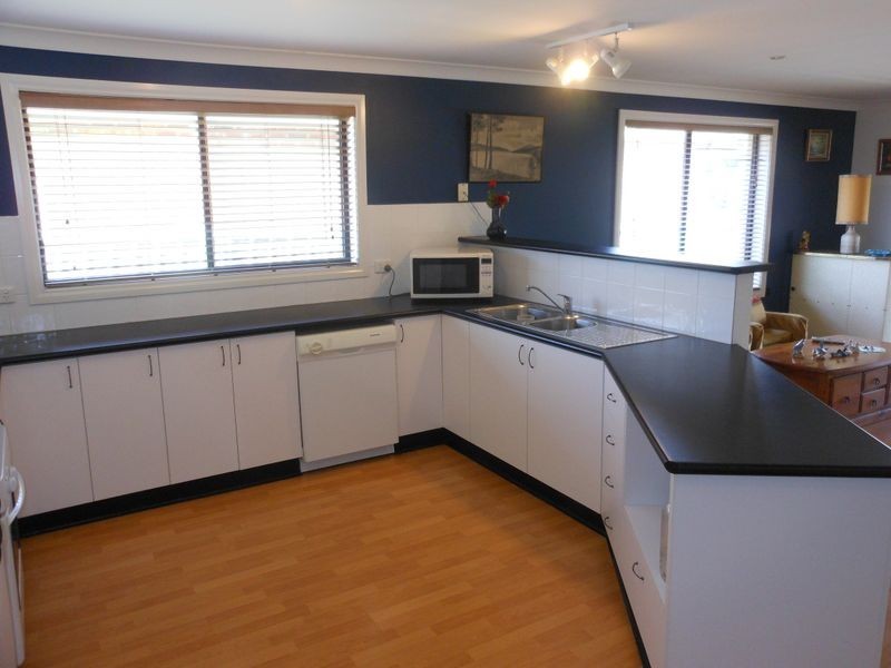 15/3A Sam Place, Young NSW 2594