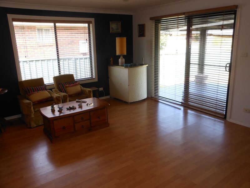 15/3A Sam Place, Young NSW 2594