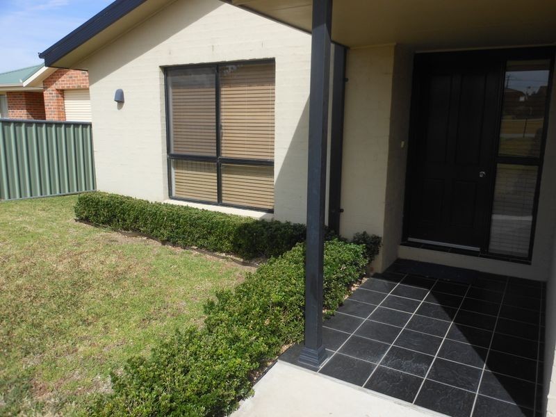 15/3A Sam Place, Young NSW 2594