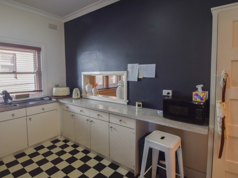 38 Yass Street, Young NSW 2594