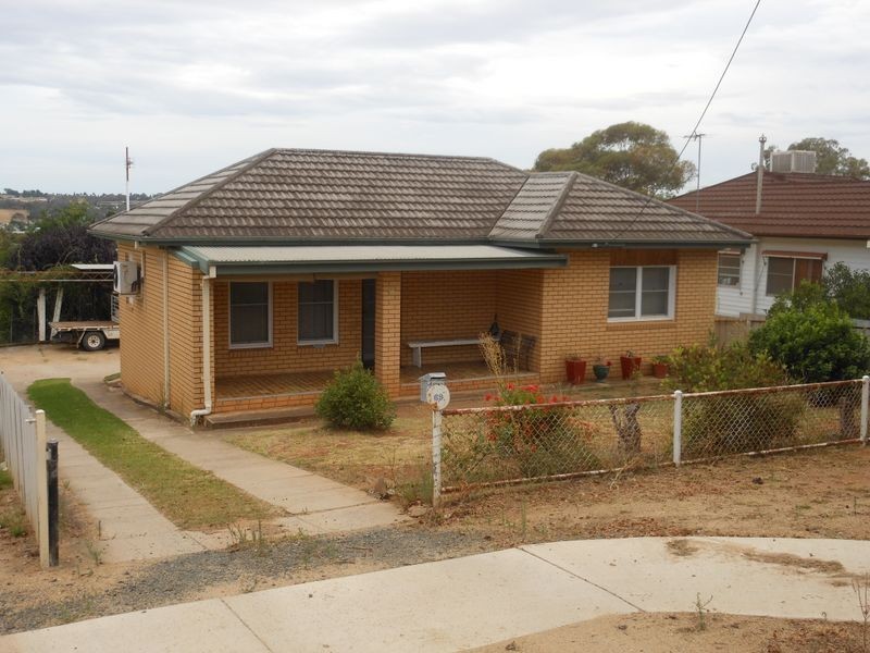 69 Allanan Street, Young NSW 2594